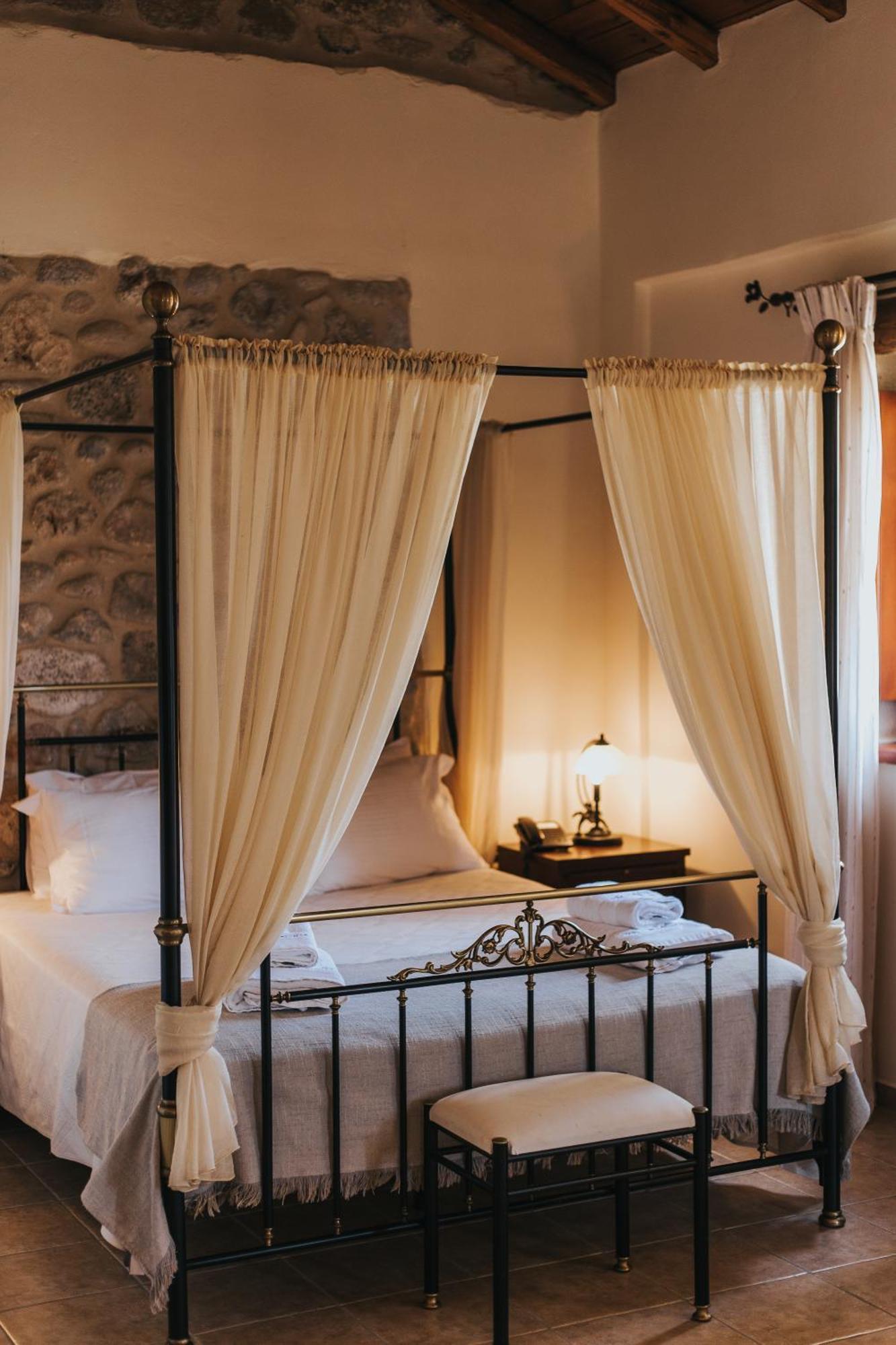 Brazzo Di Maina Hotel Oitilon Ngoại thất bức ảnh